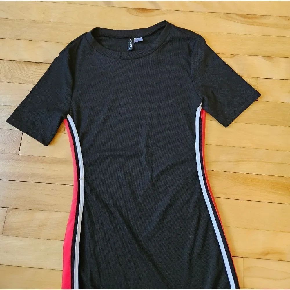 Divided Form Fitting Dress - Picture 4 of 9